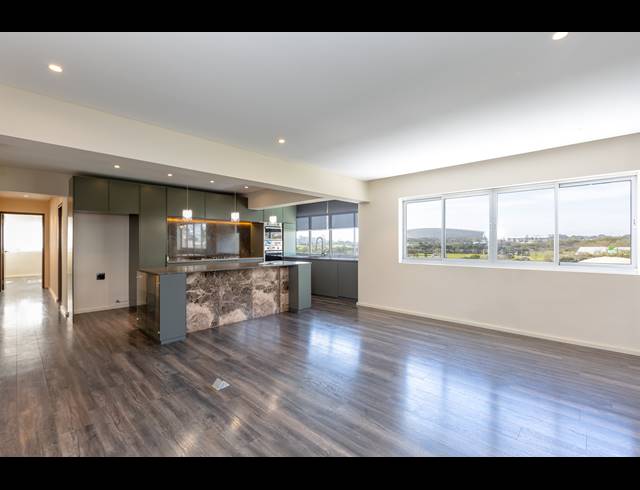 3 BEDROOM APARTMENT RENTED IN MOUILLE POINT